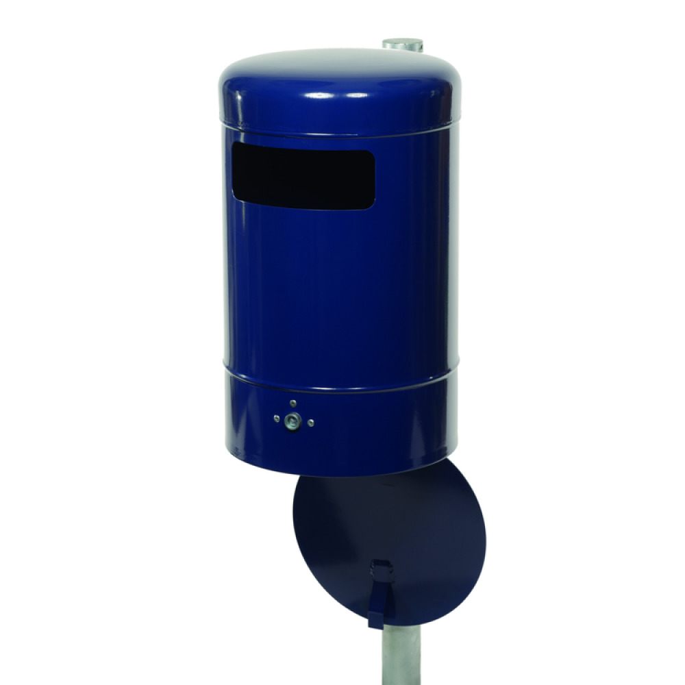 Anwendungsbeispiel: mit geöffneter Bodenklappe. Pfosten nicht im Lieferumfang enthalten - siehe Zubehör.